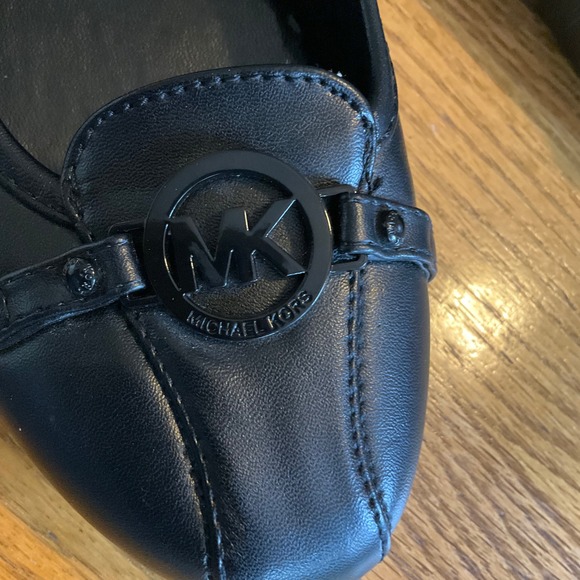 Michael Kors Fulton Moc Flats Womens 8M Black Leather Logo Medallion Excellent - Picture 8 of 10